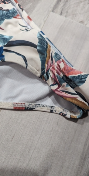 3 piece swimsuit NWOT - Picture 3 of 5